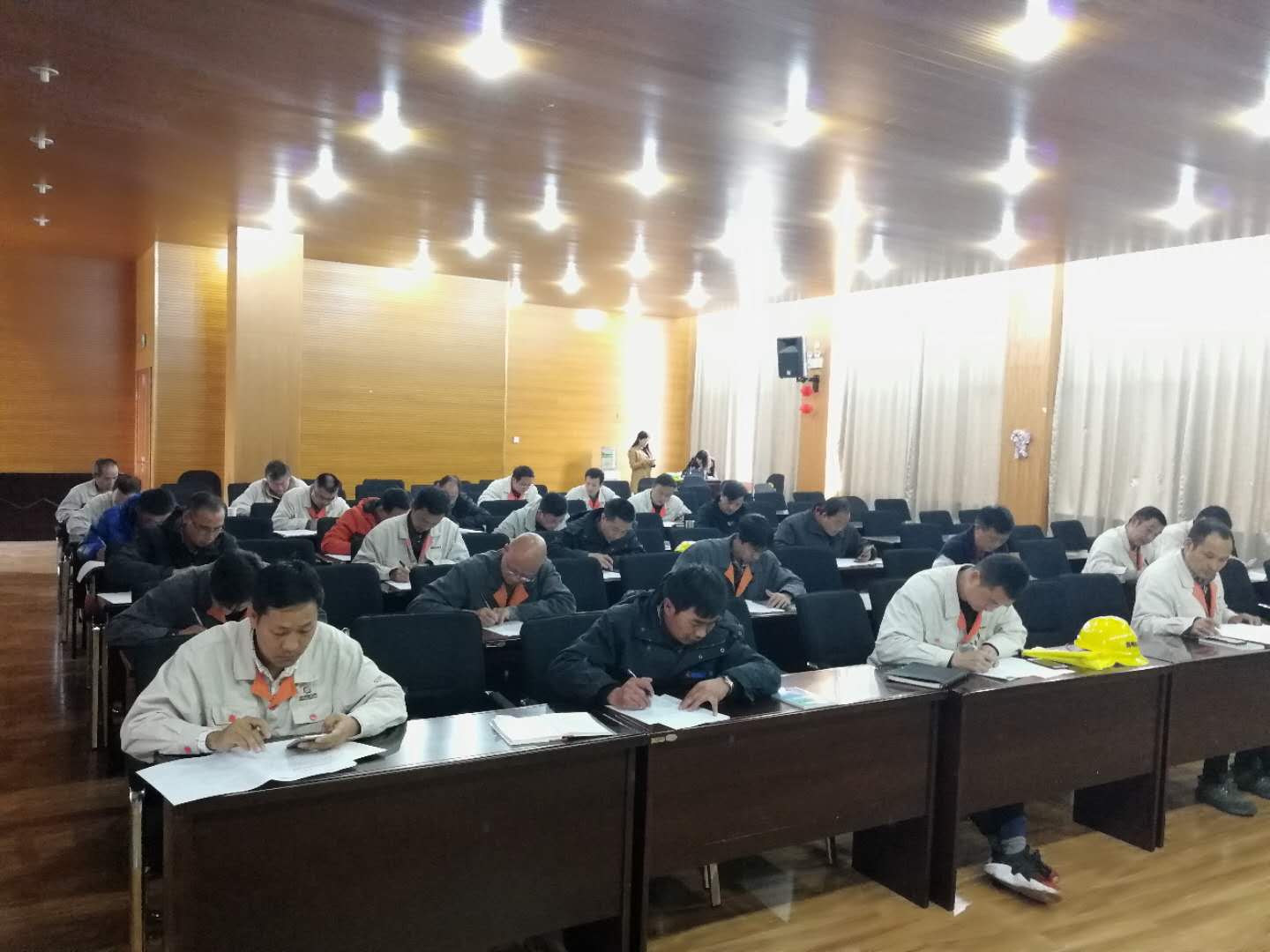 ��ȫԱ�ϸ�֤����Ҫ������FZ��/��������ԱFG����ѵȡ֤